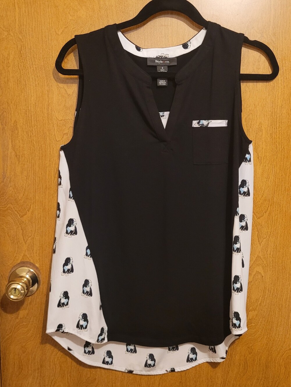 Style & Co Sleeveless Blouse Top Size Small Black White Dog Print Layered Hem